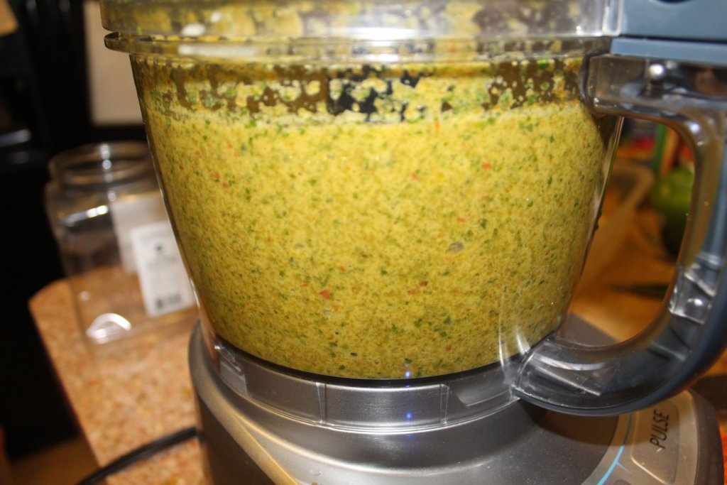 Dominican Sofrito (sazón Dominicano) | www.thevegasmom.com