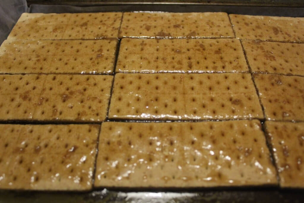 Graham Cracker Toffee | www.thevegasmom.com