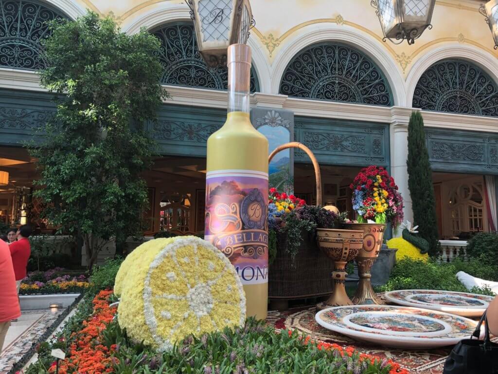 Family Friendly Las Vegas | Bellagio Conservatory & Botanical Gardens - www.thevegasmom.com