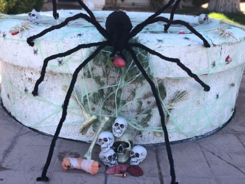 Outdoor Halloween Decorations 2018 | The Vegas Mom