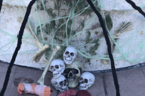 Outdoor Halloween Decorations 2018 | The Vegas Mom