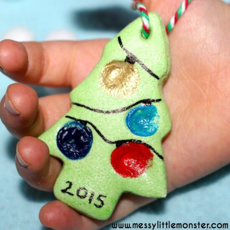 16 Adorable Christmas Crafts to Do with Your Family | The Vegas Mom