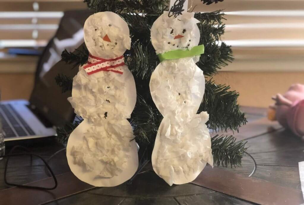 16 Adorable Christmas Crafts to Do with Your Family | The Vegas Mom